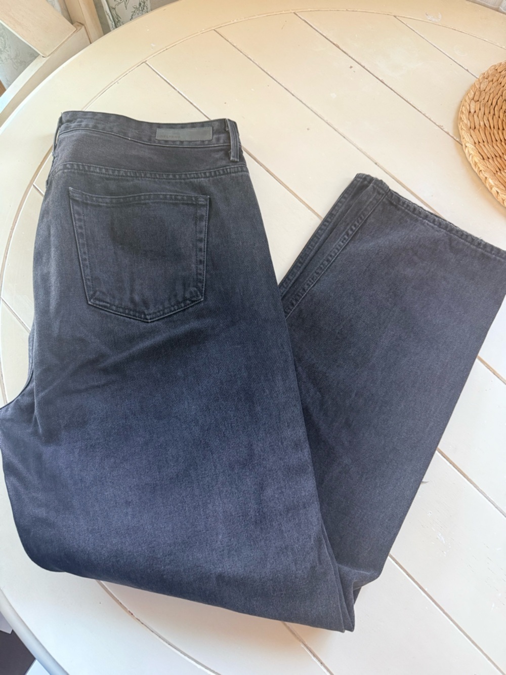 GRLFRND Men's Relaxed Jeans in Washed Black